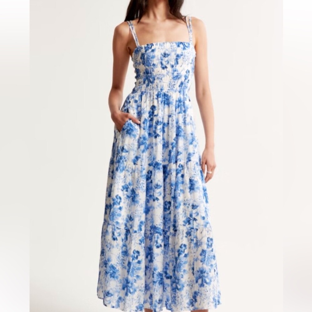 Like New Abercrombie & Fitch White and Blue Floral Maxi Dress size Large Petite
